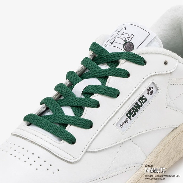 【限定品】Reebok × PEANUTS　VINTAGEスニーカー（箱つき） 限定品】Reebok × PEANUTS VINTAGEスニーカー（箱つき）